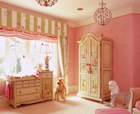 Habitación Infantil en Rosa (algo Kitsch)