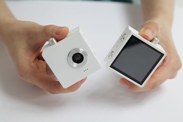 Duo :: cámara que captura lo fotografiado y al fotógrafo