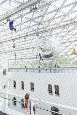 Tomás Saraceno - in orbit