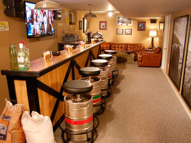 23hombrereunion 12 Man Caves: hogares con mucha personalidad 