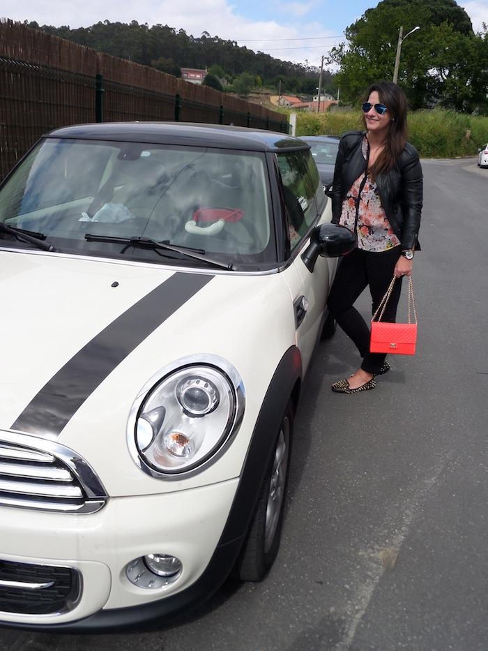 Black & Flowers & Flúor bag