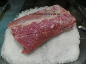 lomo sal y lomo de cerdo a la sal con salsa de mostaza