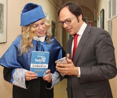 Esmeralda diaz-Aroca con Mario Mateos, director de la Fundación Antonio de Nebrija