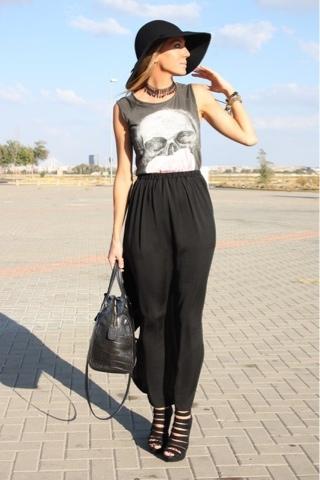 Con faldas y a lo loco!!! Pero que sea larga...