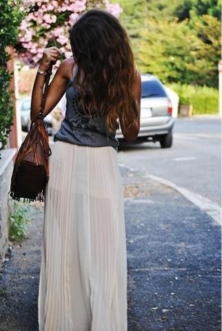 Con faldas y a lo loco!!! Pero que sea larga...