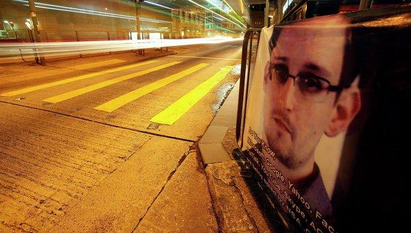 Nicolás Maduro elogia en Moscú el “gesto de rebeldía” de Edward Snowden