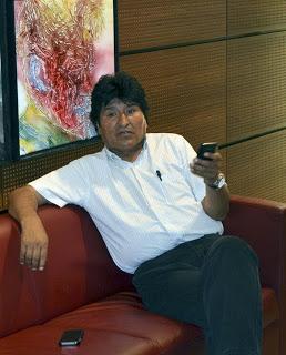 Italia también negó su espacio aéreo a avión de presidente boliviano Evo Morales