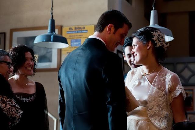 Bodas de hoy...¡Otaduy viste a la novia!