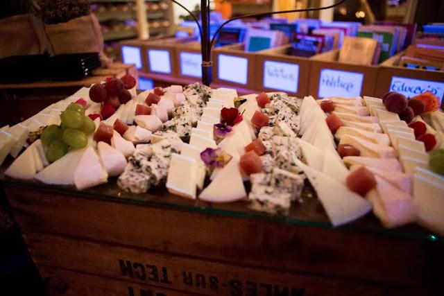 Bodas de hoy...¡Otaduy viste a la novia!