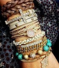 BRAZALETES Y PULSERAS DE MODA