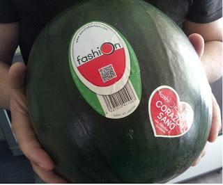 Sandía Fashion chispeante sobre puré de manzana