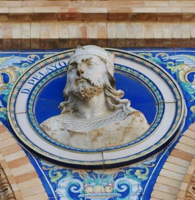 Los medallones de la plaza de España (1).