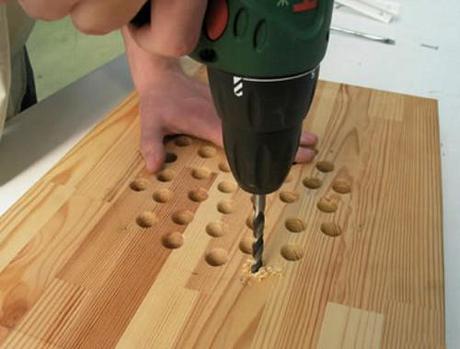 Agujereando tabla de madera Aprovecha las tablas de madera