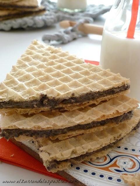 Barquillos Rellenos de Frosting de Oreo