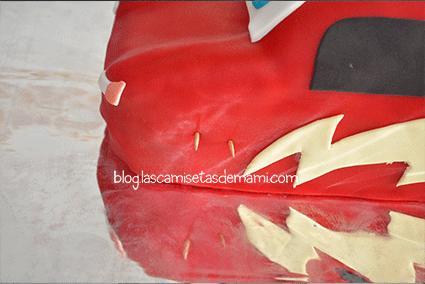 tarta rayo mcqueen 4 Como hacer una tarta de Rayo Mcqueen paso a paso