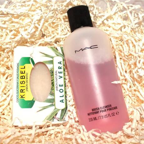 Cómo lavo mis brochas y pinceles Cómo lavo mis brochas y pinceles