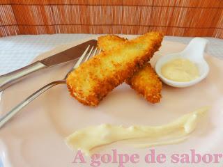 Pescado empanado con mayonesa a la guindilla