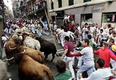 ENCIERRO DE TOROS EN PAMPLONA ¨OTRO AÑO DE CRUELDAD¨