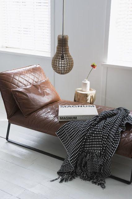 NEGRO, BLANCO Y CAMEL/ BLACK WHITE AND TAN