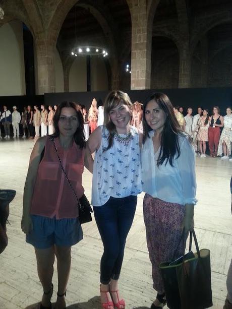 Desfile de los alumnos de la escuela Felicidad Duce.