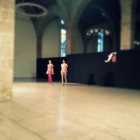 Desfile de los alumnos de la escuela Felicidad Duce.