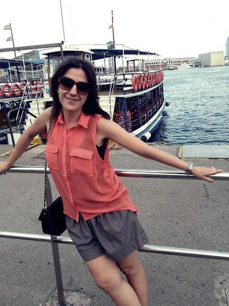 Desfile de los alumnos de la escuela Felicidad Duce.