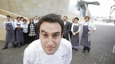 Premio Salsa de Chile  Josean Alija, junto a su equipo en el restaurante Nerúa del Guggenheim,Bilbao
