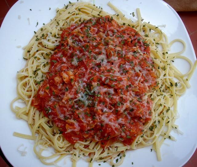 FETTUCCINE ALL´ARRABBIATA Y BASÍLICA DE SAN PEDRO
