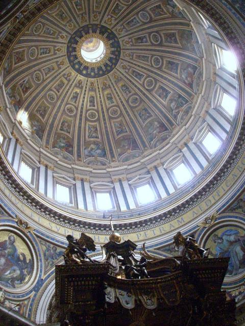 FETTUCCINE ALL´ARRABBIATA Y BASÍLICA DE SAN PEDRO