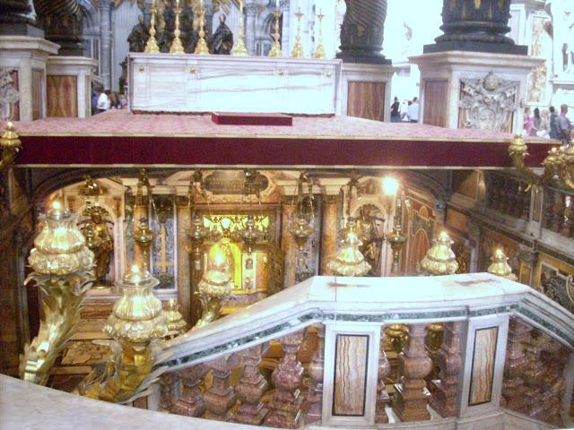 FETTUCCINE ALL´ARRABBIATA Y BASÍLICA DE SAN PEDRO