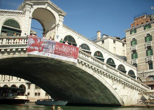 PAPPADELLE CON SALSA Y PUENTE DE RIALTO