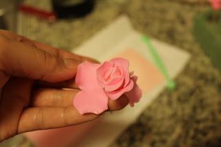 Paso a paso: hacer rosas con fondant