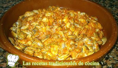 coquinas o tellinas con tomate