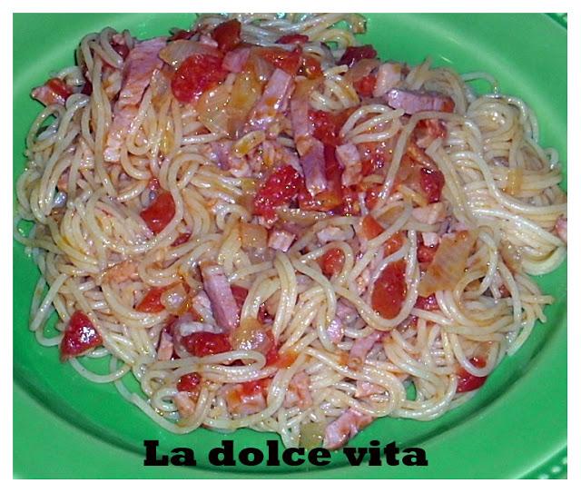 BUCATINI A LA AMATRICIANA