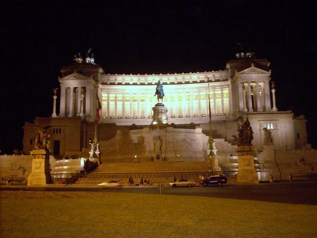 PASTA MIXTA A LA BOLOÑESA Y PIAZZA DE VENEZIA