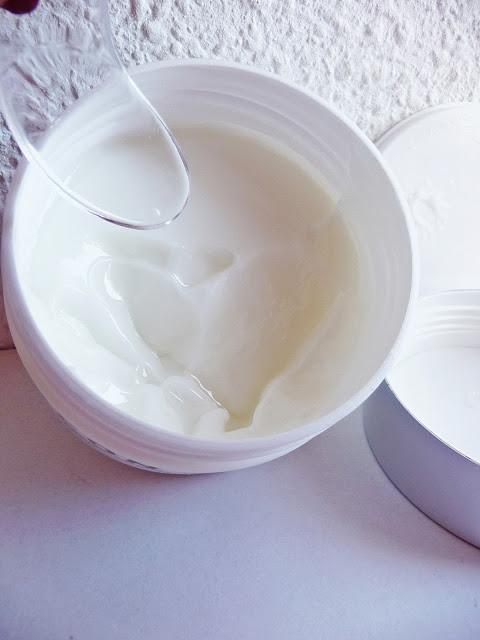 Polvos voluminizadores para el cabello de Bottega Verde y Mascarilla hidratante de ICON