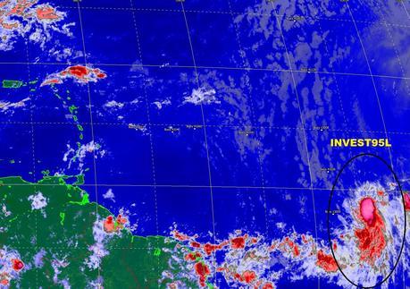 Imagen infrarroja del posible ciclón tropical y su perspectiva con respecto a El Este del Caribe