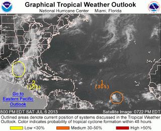 Onda tropical en Atlántico podría subir a ciclón.