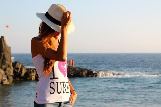 T-Shirts Like To Surf