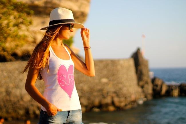 T-Shirts Like To Surf