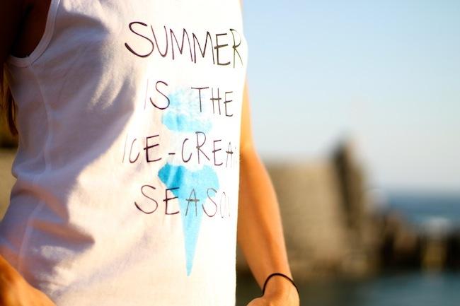 T-Shirts Like To Surf