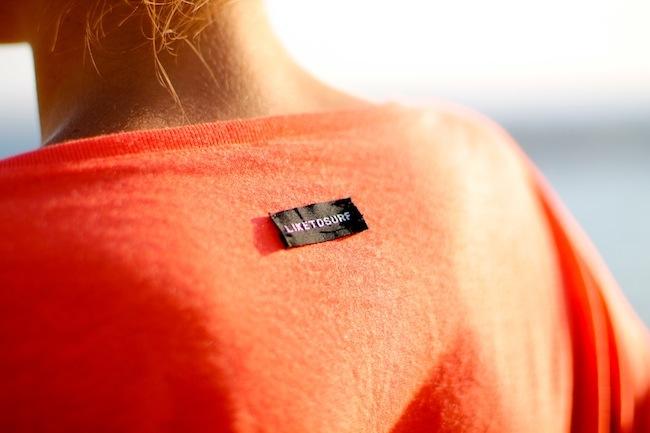 T-Shirts Like To Surf