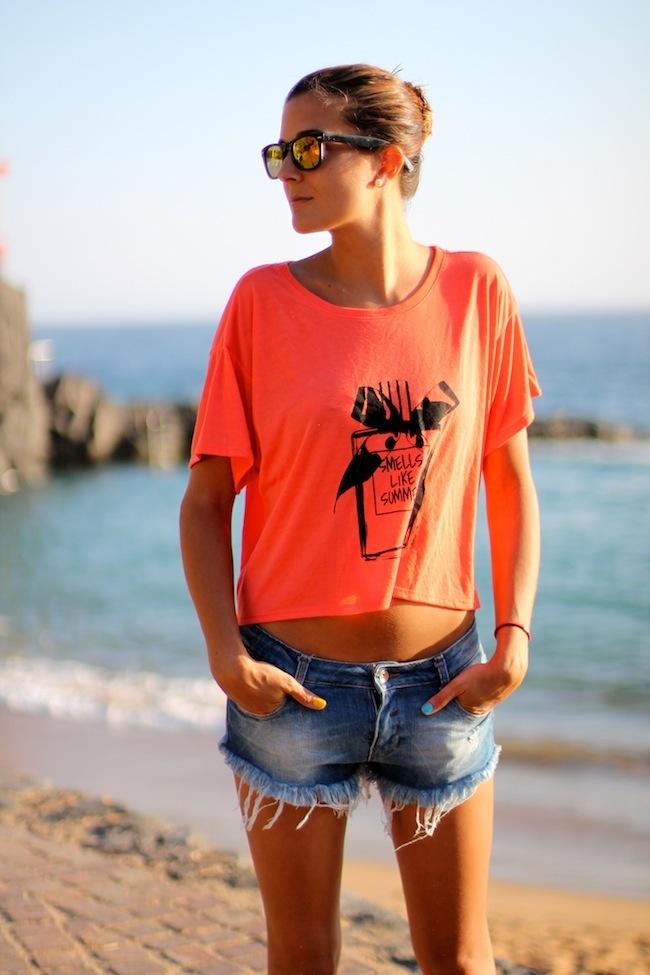 T-Shirts Like To Surf