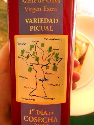 Perlas de sandía y crocante de queso con ajoblanco