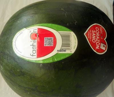 Perlas de sandía y crocante de queso con ajoblanco