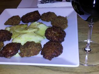 Mercado de San Antón, plaza culinaria