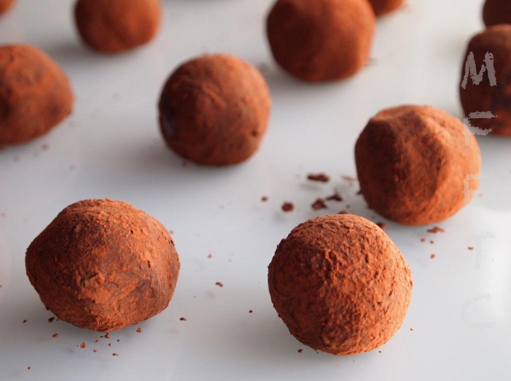 TRUFAS DE CHOCOLATE AL PEDRO XIMÉNEZ