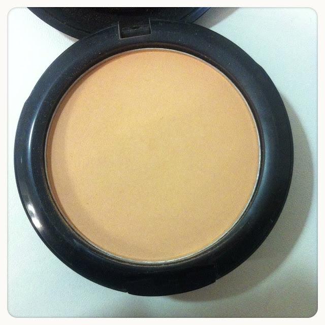 Blot powder pressed de MAC