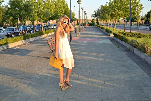 LONG WHITE DRESS Buenos días!!! Estaba deseando enseñaros...