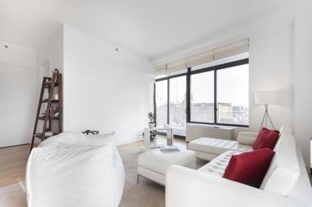 vacaciones pisos alquiler new york pisos apartamentos new york Piso de alquiler en Brooklyn New York diseño decoración interiores alquiler decoración minimalista usa new york brooklyn decoración en blanco cocinas oscuras cocinas modernas blog decoración nórdica 